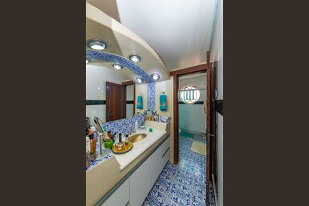 Casa à venda com 316m², 5 quartos e 4 vagasBanheiro da Suíte 1