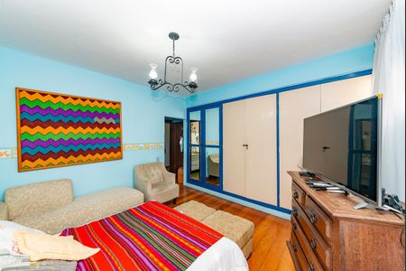 Casa à venda com 316m², 5 quartos e 4 vagasSuíte 2