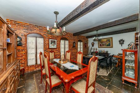 Casa à venda com 316m², 5 quartos e 4 vagasSala 2