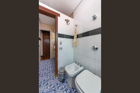 Casa à venda com 316m², 5 quartos e 4 vagasBanheiro da Suíte 1