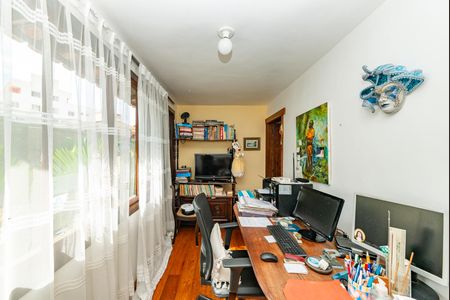 Casa à venda com 316m², 5 quartos e 4 vagasQuarto 3