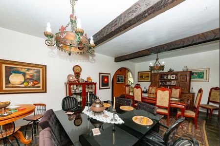 Casa à venda com 316m², 5 quartos e 4 vagasSala 2