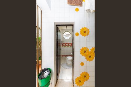 Casa à venda com 316m², 5 quartos e 4 vagasBanheiro de Serviço