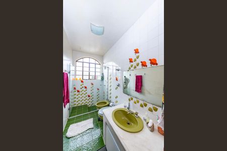 Casa à venda com 316m², 5 quartos e 4 vagasBanheiro da Suíte 2