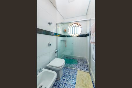 Casa à venda com 316m², 5 quartos e 4 vagasBanheiro da Suíte 1