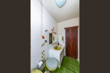 Casa à venda com 316m², 5 quartos e 4 vagasBanheiro da Suíte 2