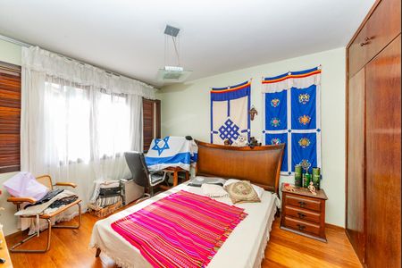 Casa à venda com 316m², 5 quartos e 4 vagasQuarto 1