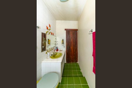 Casa à venda com 316m², 5 quartos e 4 vagasBanheiro da Suíte 2