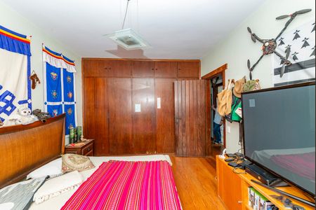 Casa à venda com 316m², 5 quartos e 4 vagasQuarto 1