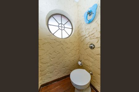 Casa à venda com 316m², 5 quartos e 4 vagasLavabo