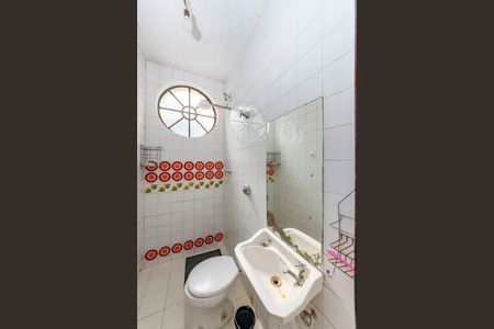 Casa à venda com 316m², 5 quartos e 4 vagasBanheiro de Serviço