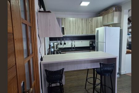 Casa à venda com 135m², 3 quartos e 2 vagas Casa à venda com 135m², 3 quartos e 2 vagasCozinha