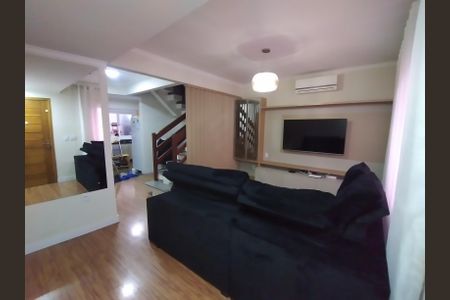 Casa à venda com 135m², 3 quartos e 2 vagas Casa à venda com 135m², 3 quartos e 2 vagasSala