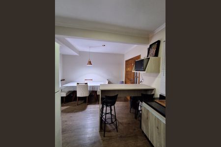 Casa à venda com 135m², 3 quartos e 2 vagas Casa à venda com 135m², 3 quartos e 2 vagasCozinha