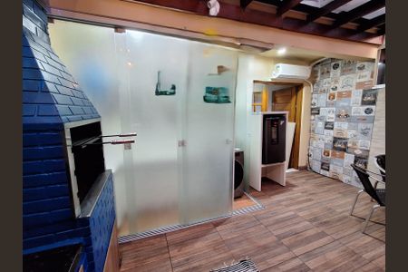 Casa à venda com 135m², 3 quartos e 2 vagas Casa à venda com 135m², 3 quartos e 2 vagasChurrasqueira