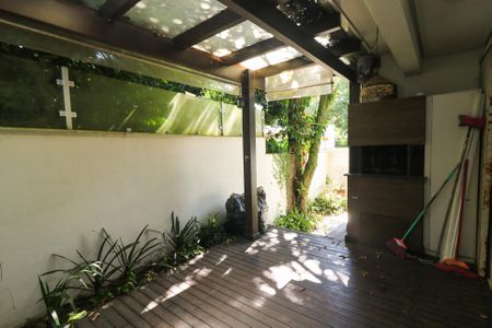 Casa de condomínio à venda com 175m², 3 quartos e 2 vagasVaranda
