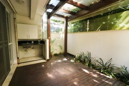 Casa de condomínio à venda com 175m², 3 quartos e 2 vagasVaranda