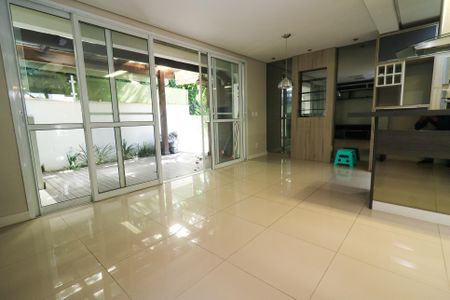 Casa de condomínio à venda com 175m², 3 quartos e 2 vagasSala de Jantar