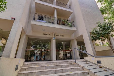 Apartamento à venda com 62m², 2 quartos e 1 vaga Apartamento à venda com 62m², 2 quartos e 1 vagaFachada