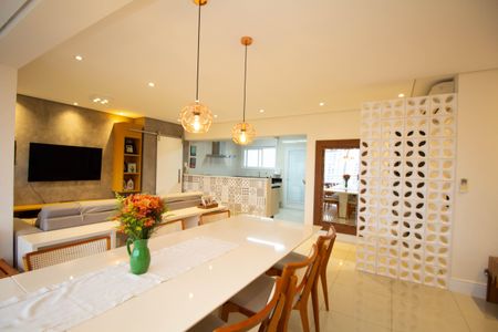 Apartamento à venda com 107m², 2 quartos e 2 vagasSala