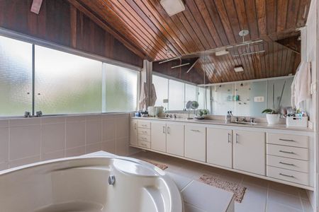 Casa à venda com 799m², 4 quartos e 2 vagasBanheiro da Suíte 2