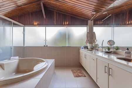 Casa à venda com 799m², 4 quartos e 2 vagasBanheiro da Suíte 2