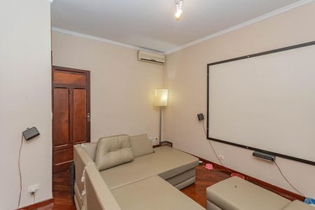 Casa à venda com 799m², 4 quartos e 2 vagasSala de TV