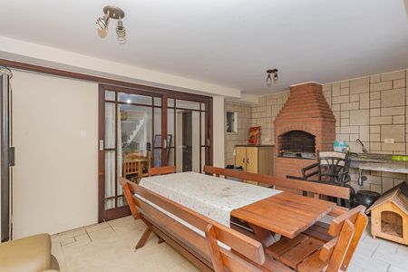 Casa à venda com 799m², 4 quartos e 2 vagasChurrasqueira