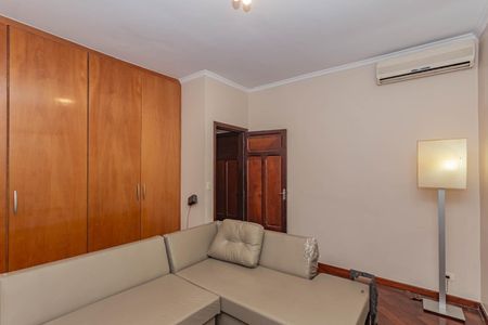 Casa à venda com 799m², 4 quartos e 2 vagasSala de TV