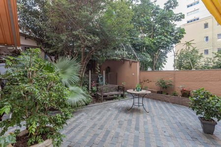 Casa à venda com 799m², 4 quartos e 2 vagasQuintal