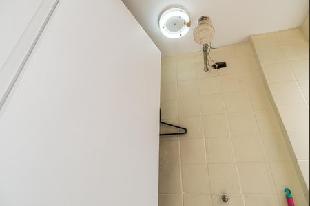 Apartamento à venda com 90m², 2 quartos e sem vaga Apartamento à venda com 90m², 2 quartos e sem vagaBanheiro de Serviço