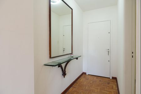 Apartamento à venda com 90m², 2 quartos e sem vaga Apartamento à venda com 90m², 2 quartos e sem vagaSala - Corredor de entrada do apartamento