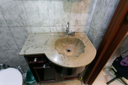 Casa à venda com 200m², 2 quartos e 3 vagasBanheiro da Suíte 2