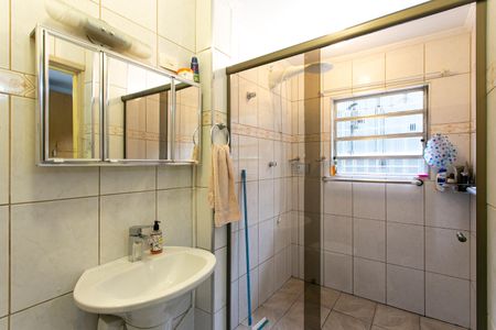 Casa à venda com 200m², 2 quartos e 3 vagasBanheiro da Suíte 1