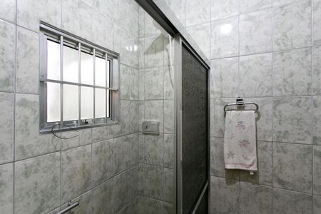 Casa à venda com 200m², 2 quartos e 3 vagasBanheiro da Suíte 2