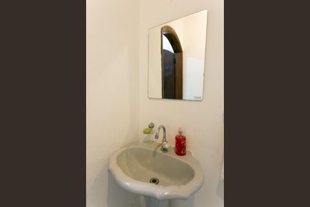 Casa à venda com 200m², 2 quartos e 3 vagasLavabo