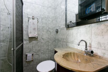 Casa à venda com 200m², 2 quartos e 3 vagasBanheiro da Suíte 2