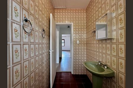 Casa à venda com 130m², 2 quartos e 1 vaga Casa à venda com 130m², 2 quartos e 1 vagaBanheiro