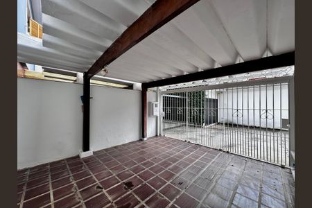 Casa à venda com 130m², 2 quartos e 1 vaga Casa à venda com 130m², 2 quartos e 1 vagaGaragem