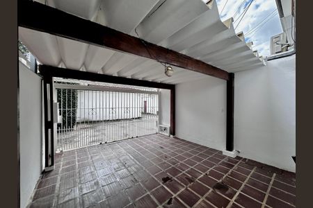 Casa à venda com 130m², 2 quartos e 1 vaga Casa à venda com 130m², 2 quartos e 1 vagaGaragem