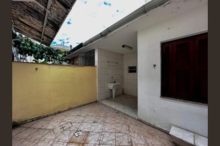 Casa à venda com 130m², 2 quartos e 1 vaga Casa à venda com 130m², 2 quartos e 1 vagaQuintal