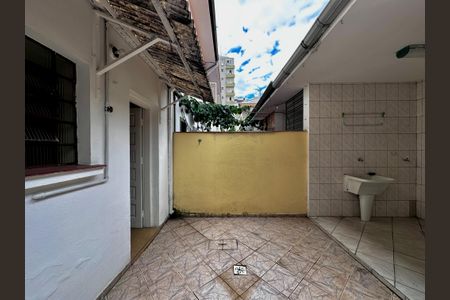 Casa à venda com 130m², 2 quartos e 1 vaga Casa à venda com 130m², 2 quartos e 1 vagaQuintal