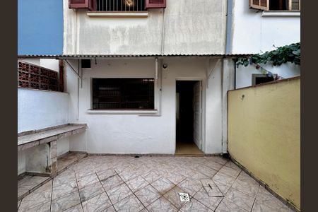 Casa à venda com 130m², 2 quartos e 1 vaga Casa à venda com 130m², 2 quartos e 1 vagaQuintal