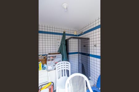 Casa de condomínio para alugar com 500m², 4 quartos e 3 vagas Casa de condomínio para alugar com 500m², 4 quartos e 3 vagasBanheiro da piscina