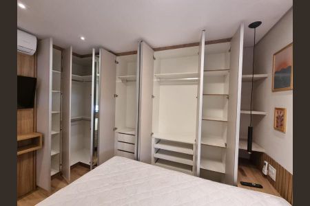 Apartamento à venda com 40m², 1 quarto e 1 vagaFoto 03