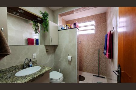 Casa à venda com 280m², 4 quartos e 2 vagas Casa à venda com 280m², 4 quartos e 2 vagasBanheiro 2