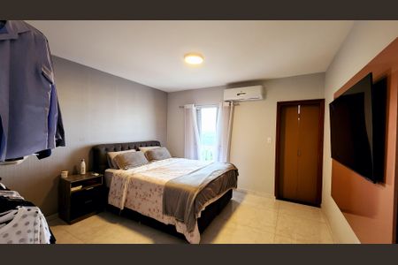 Casa à venda com 280m², 4 quartos e 2 vagas Casa à venda com 280m², 4 quartos e 2 vagasQuarto 4 - Suíte