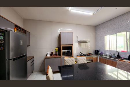 Casa à venda com 280m², 4 quartos e 2 vagas Casa à venda com 280m², 4 quartos e 2 vagasCozinha