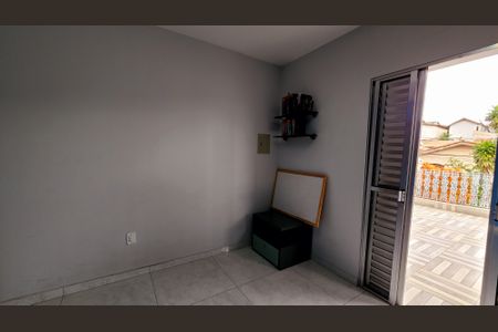 Casa à venda com 280m², 4 quartos e 2 vagas Casa à venda com 280m², 4 quartos e 2 vagasQuarto 2