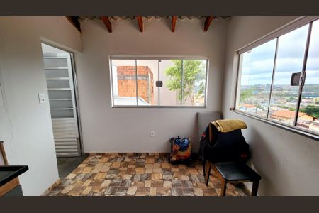 Casa à venda com 280m², 4 quartos e 2 vagas Casa à venda com 280m², 4 quartos e 2 vagasÁrea de Serviço